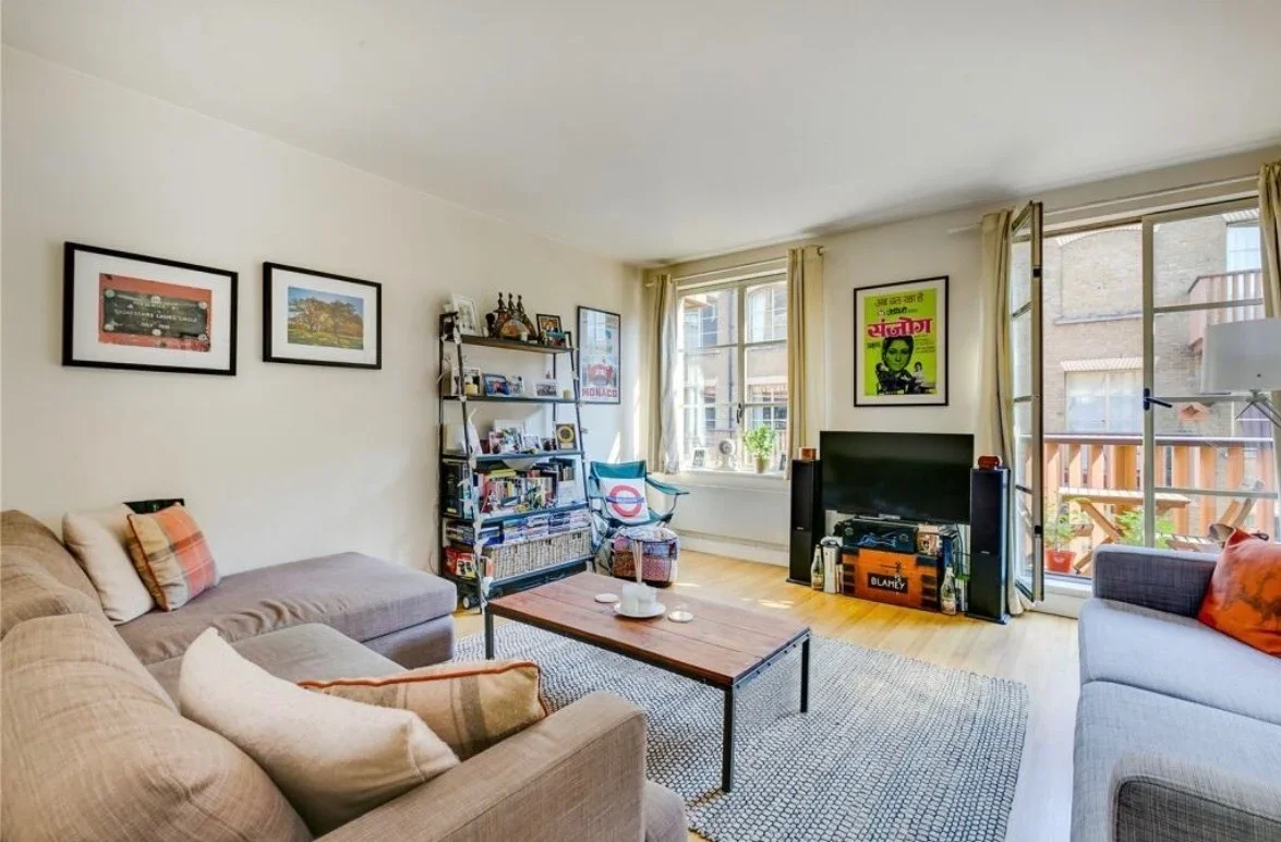 Flat Queen Elizabeth Street in Greater London