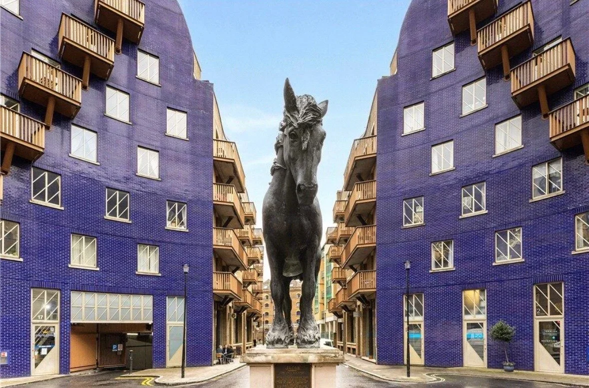Flat Queen Elizabeth Street in Greater London