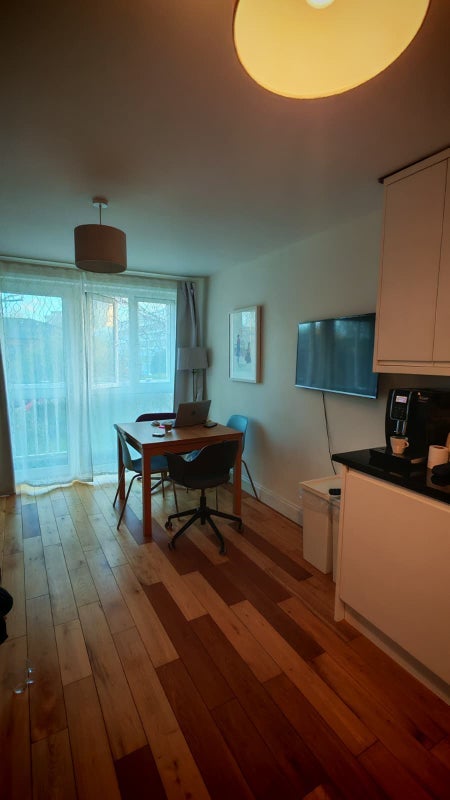 Room Darfield Way in Greater London