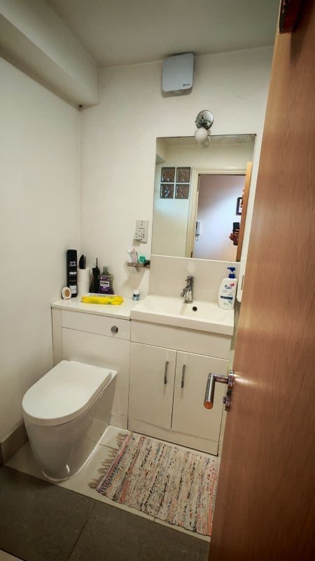 Room Darfield Way in Greater London