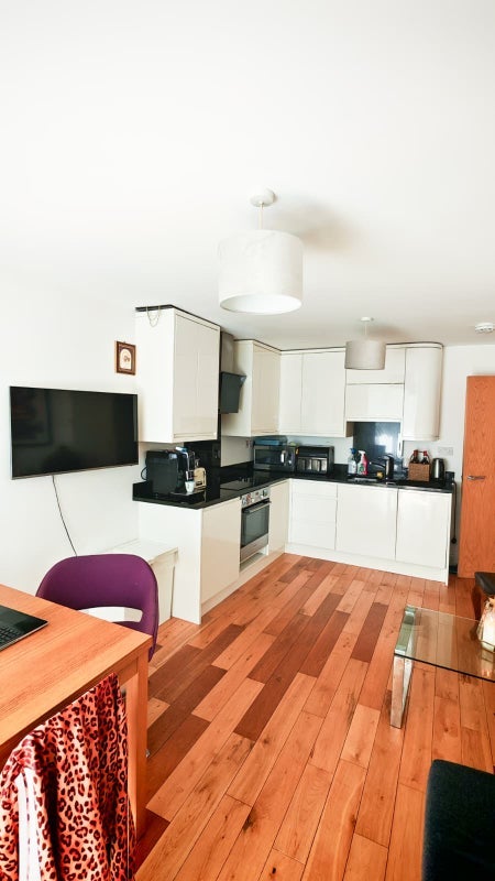 Room Darfield Way in Greater London