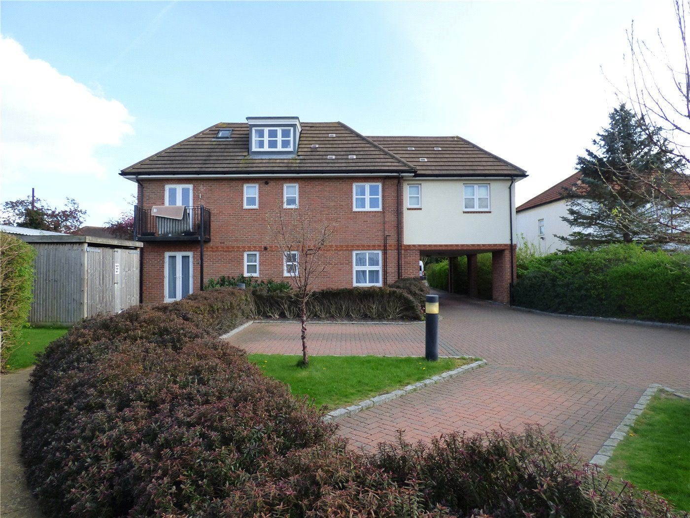 Flat Littleton Road in Borough of Spelthorne
