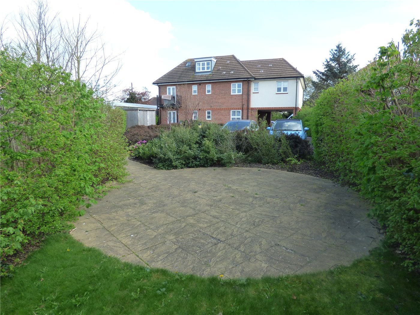 Flat Littleton Road in Borough of Spelthorne