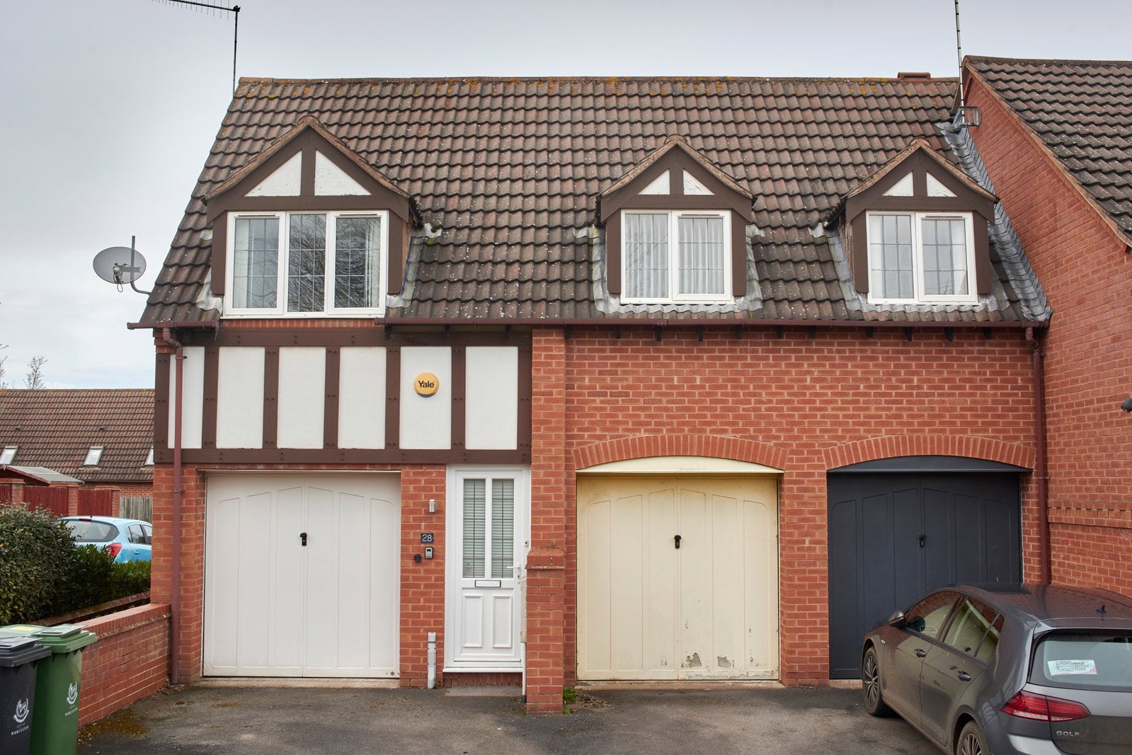 Flat Rona Gardens in Worcester
