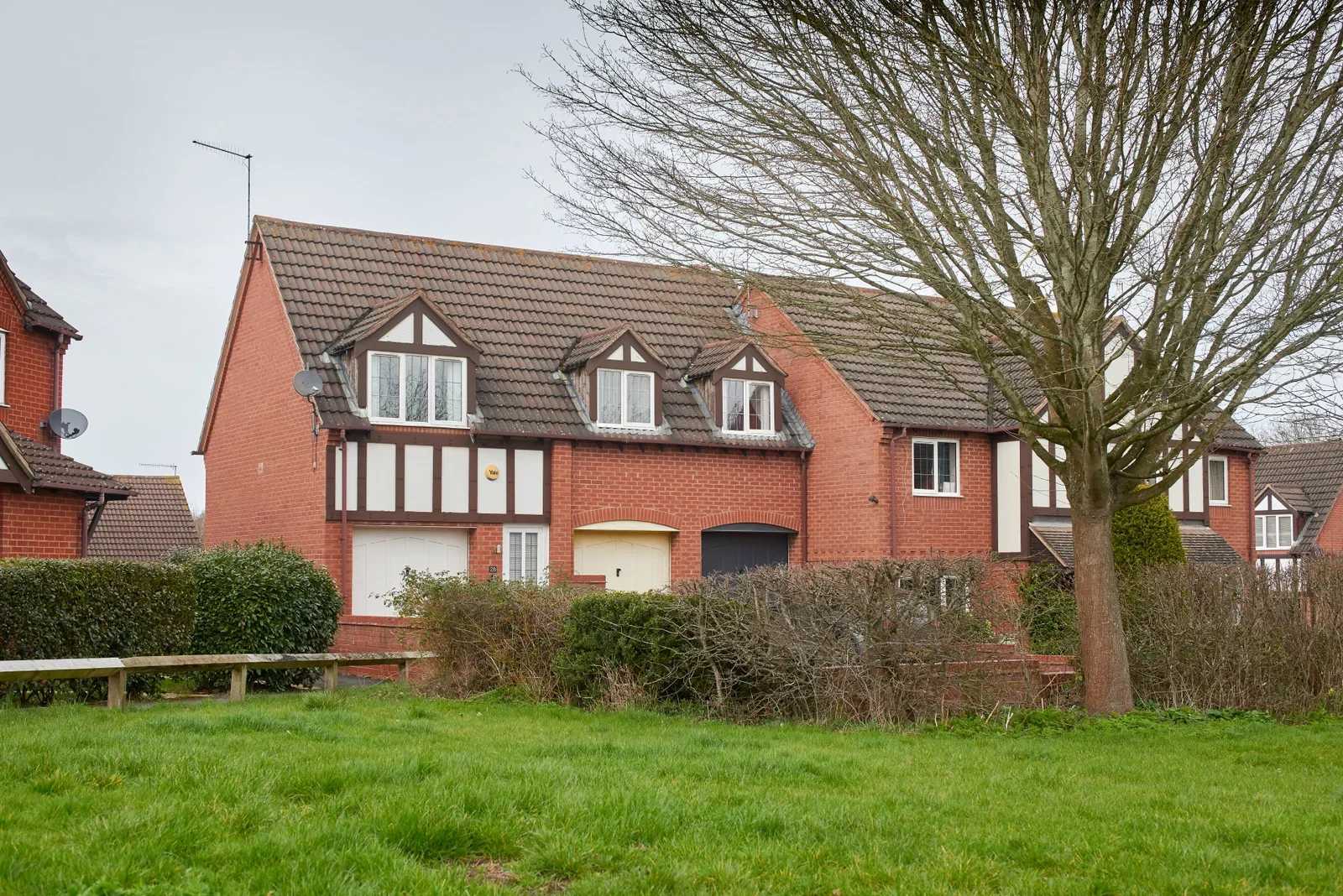 Flat Rona Gardens in Worcester