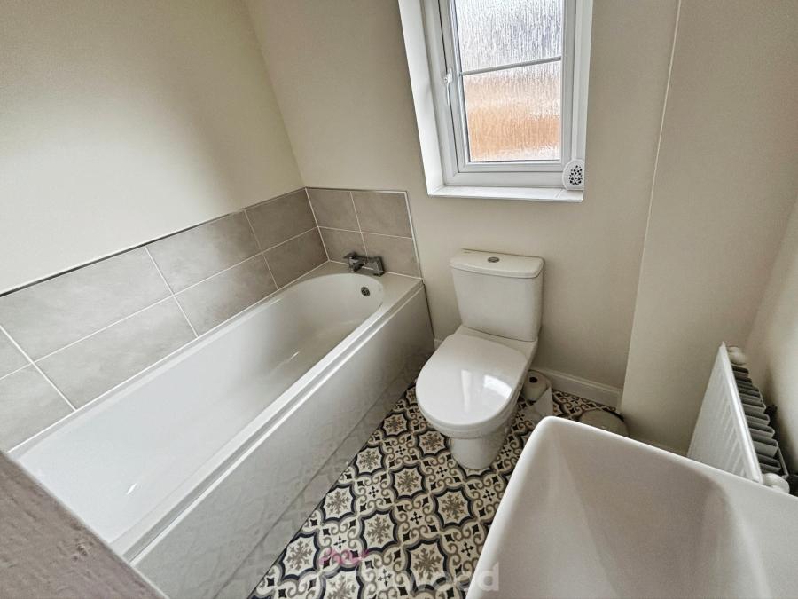 House Farmhouse Drive in Doncaster