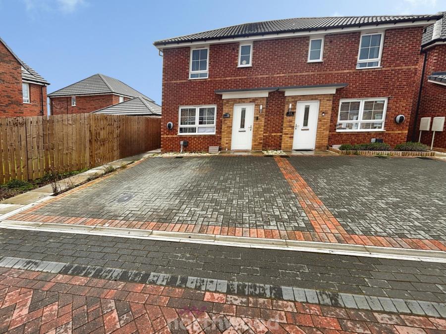 House Farmhouse Drive in Doncaster