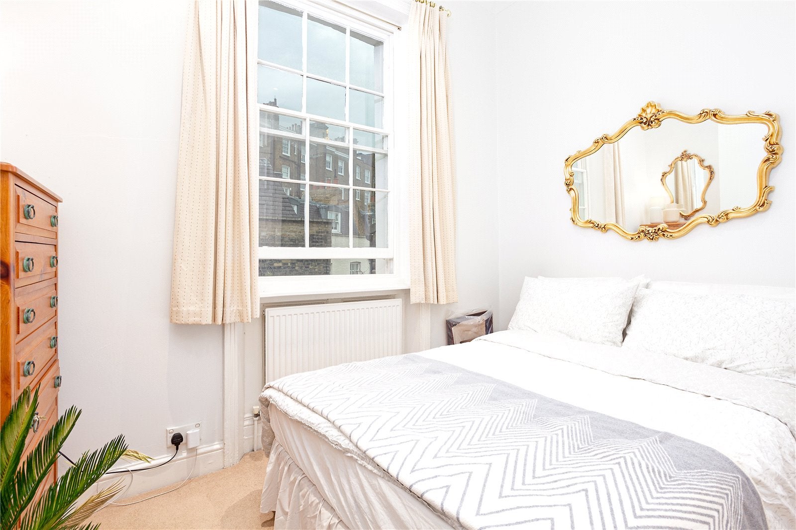 Flat Warwick Way in City of Westminster