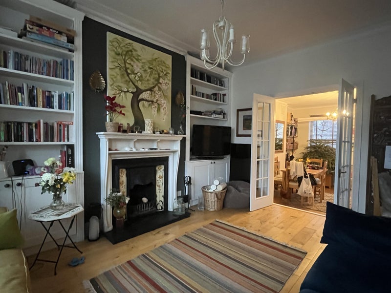 Room Halesworth Road in Greater London