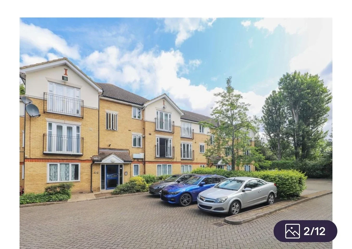 Room Kingston Lane in Greater London