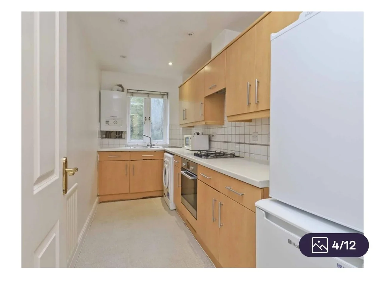 Room Kingston Lane in Greater London