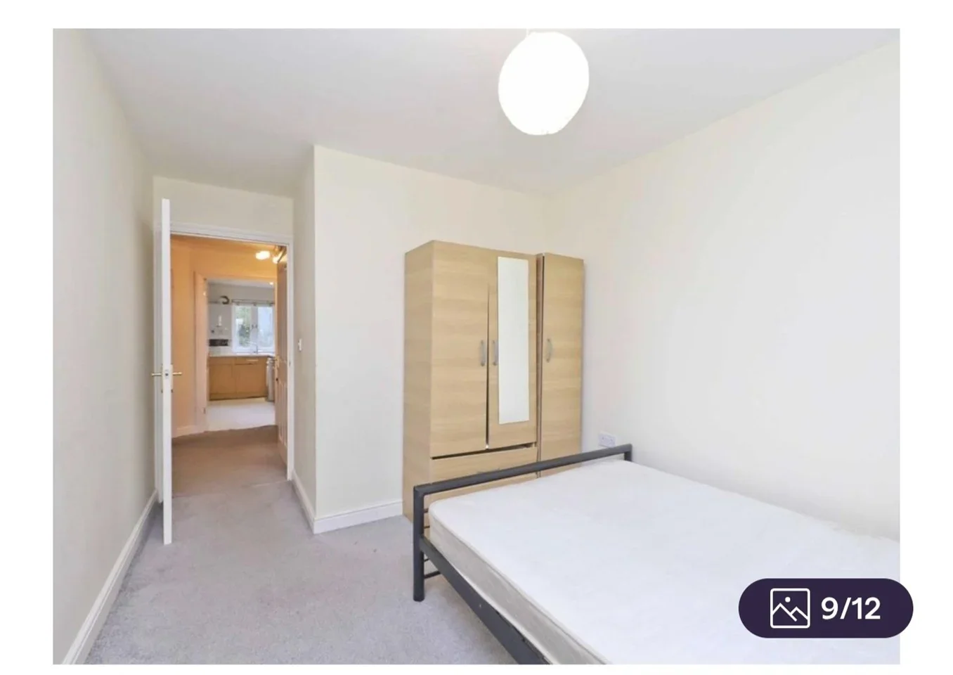 Room Kingston Lane in Greater London