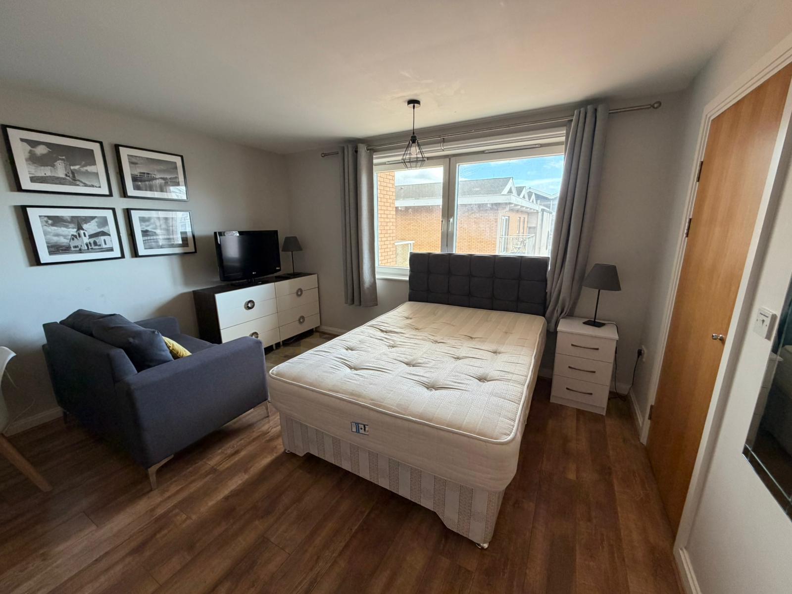 Flat Overstone Court in Cardiff