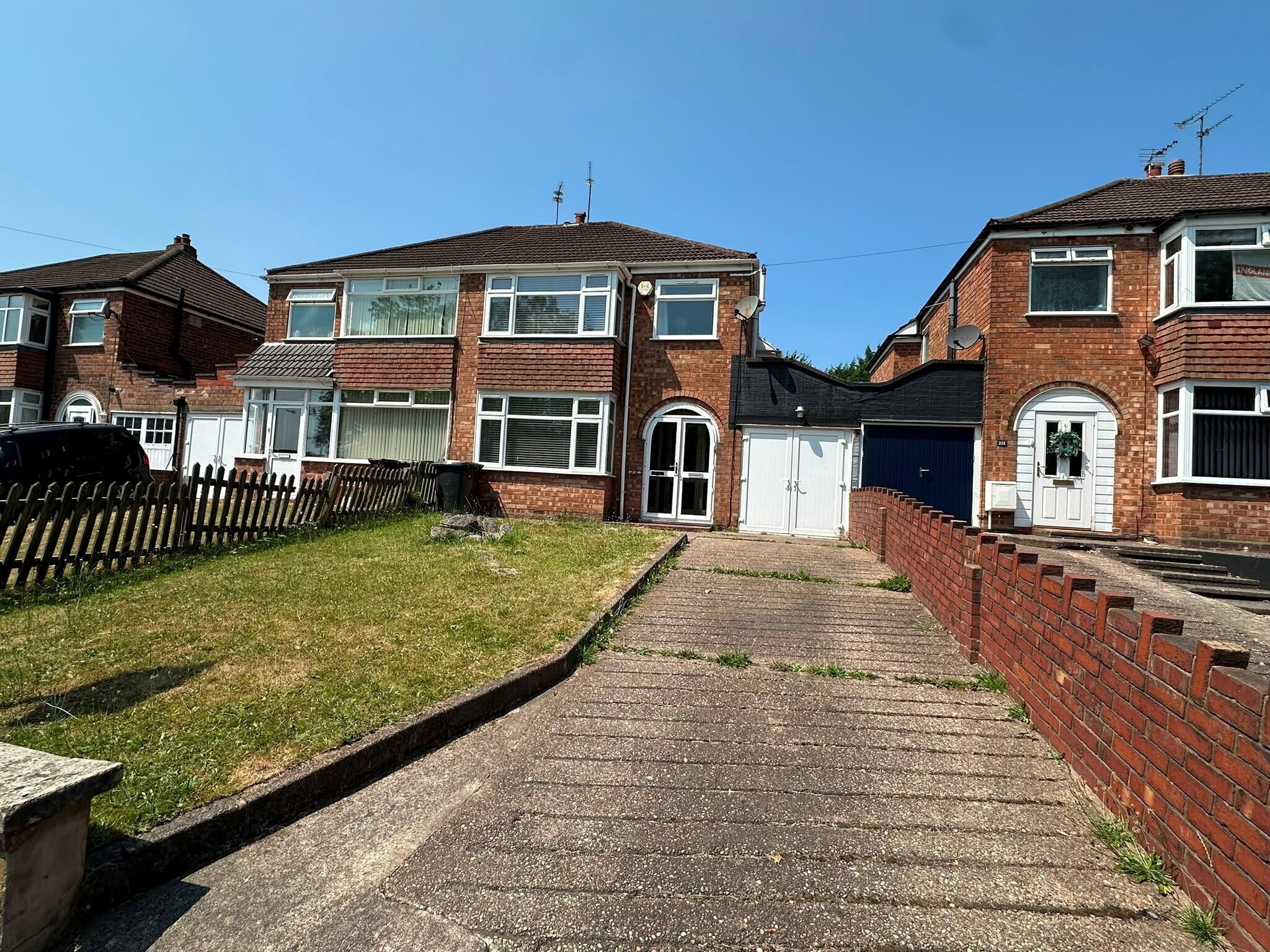 Flat Aldersley Road in Wolverhampton