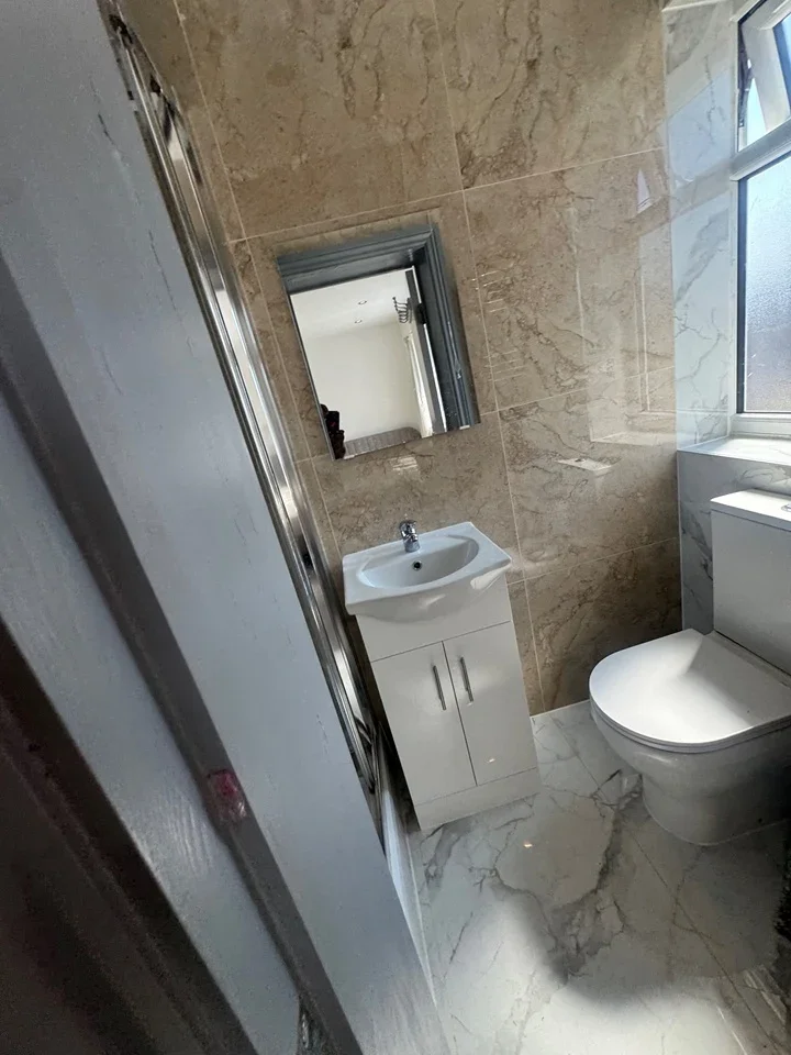 Room Barchester Road in Greater London