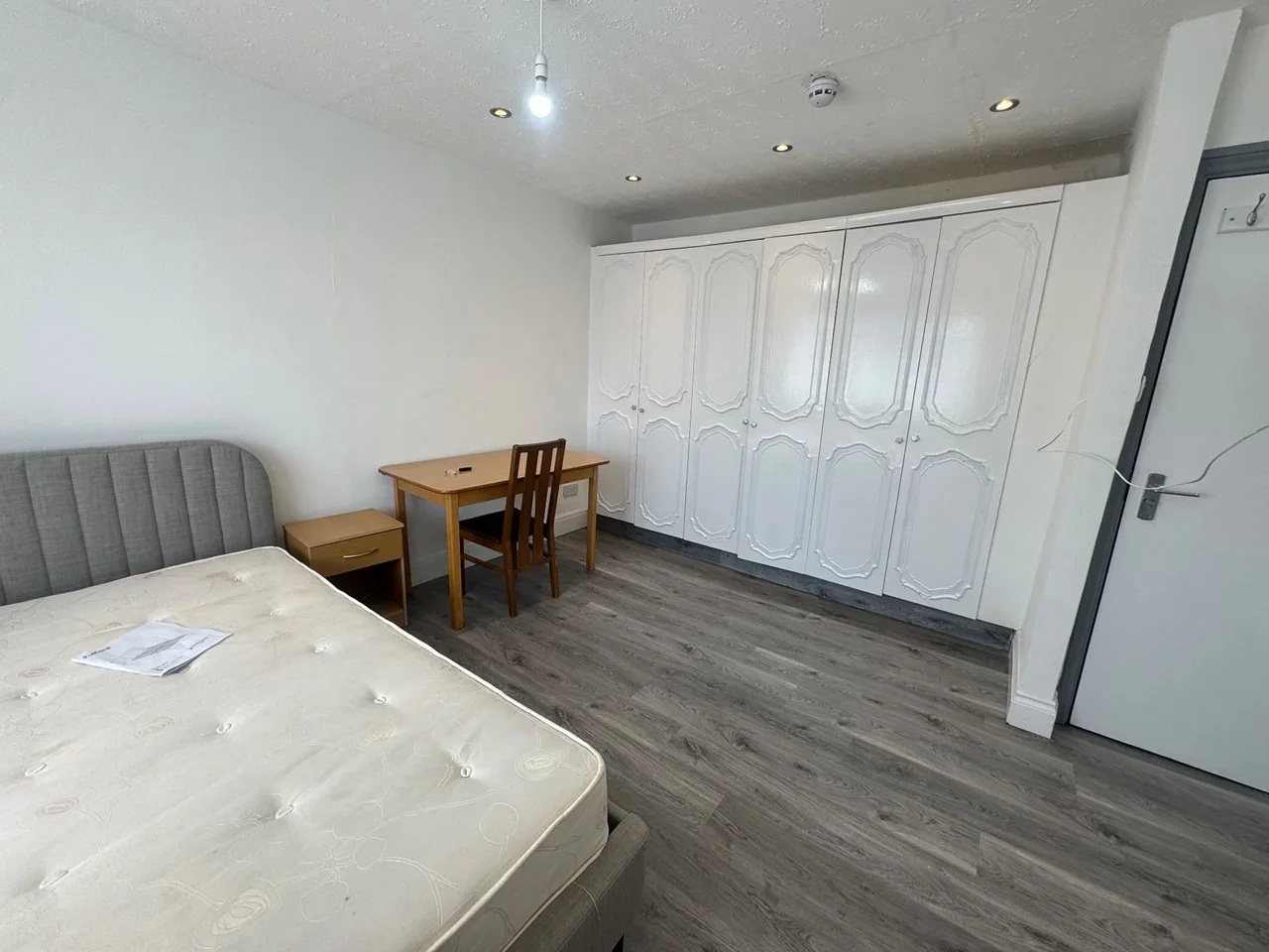 Room Barchester Road in Greater London