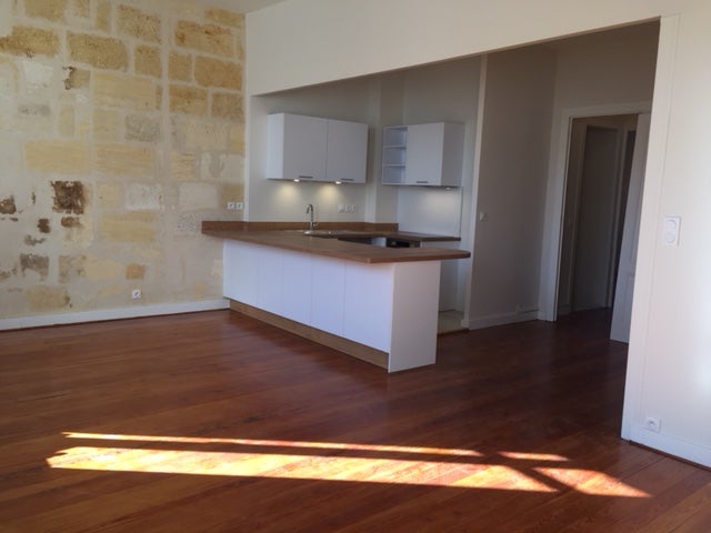 House Rue des Treilles in Libourne