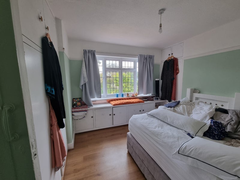 Room Charlton Road in Greater London
