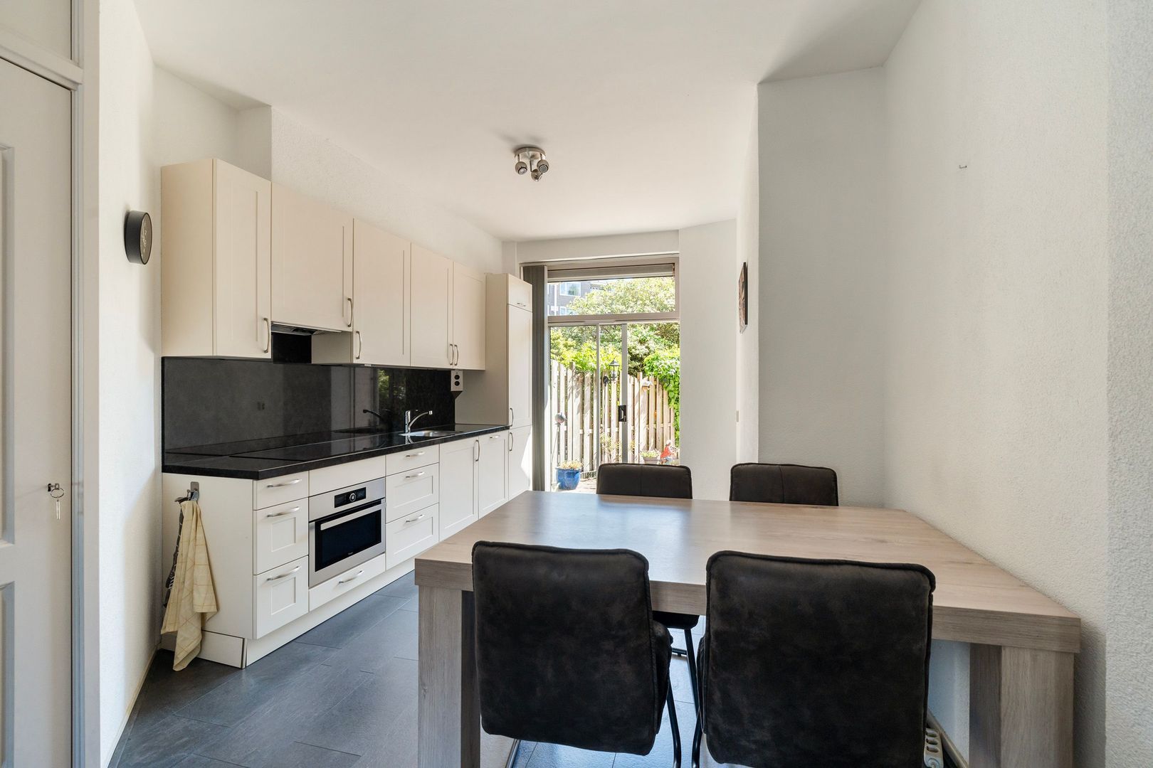 Appartement Vreeswijkstraat 84 in Den Haag