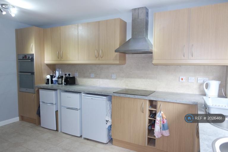 Room Eardley Court in Crewe