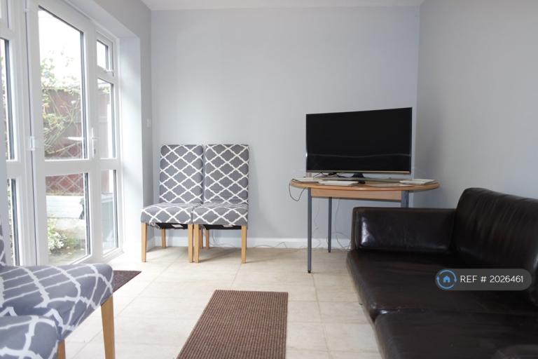Room Eardley Court in Crewe