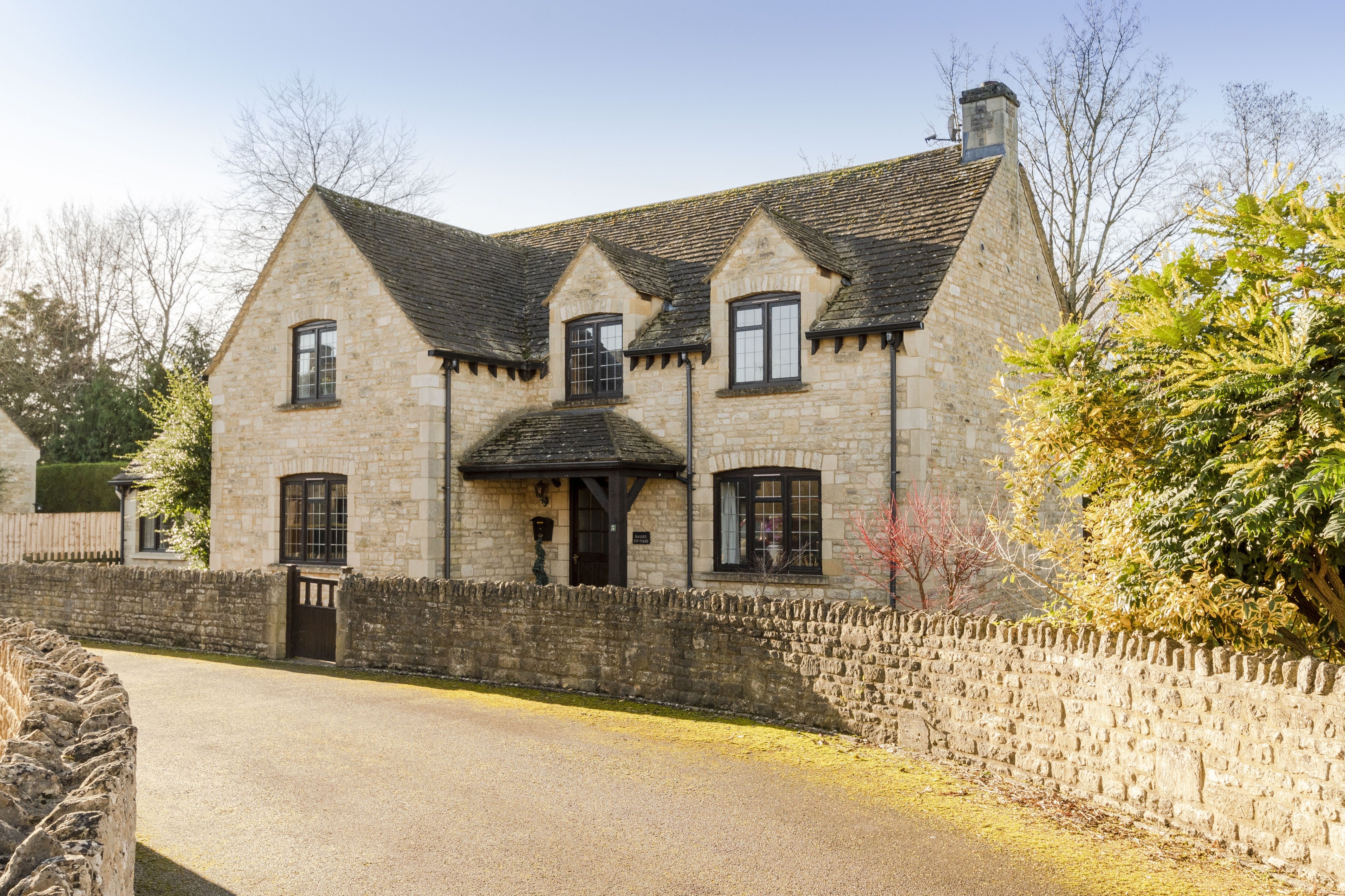 House Nethercote Farm Drive in Cotswold District