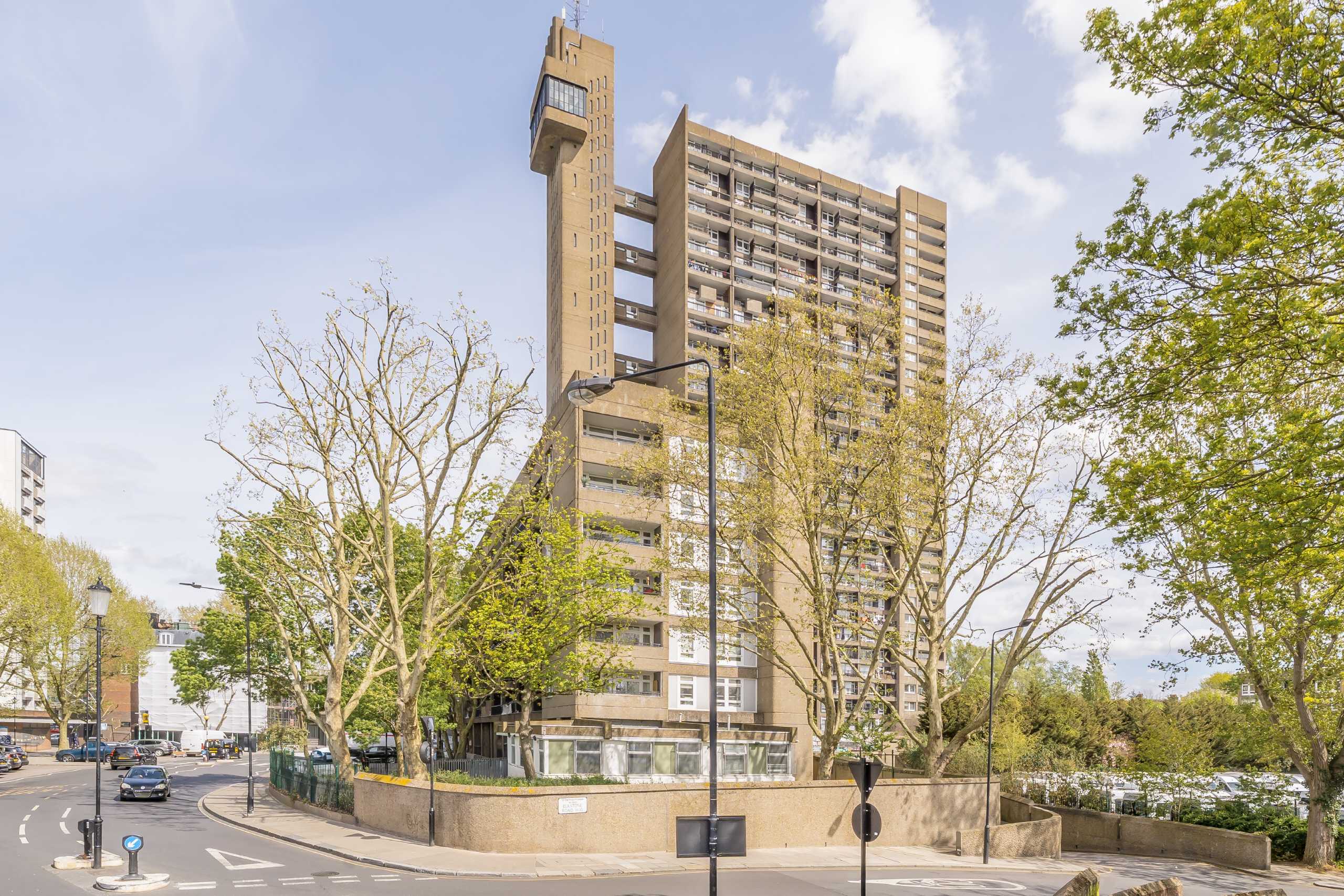 Flat Golborne Road in Greater London
