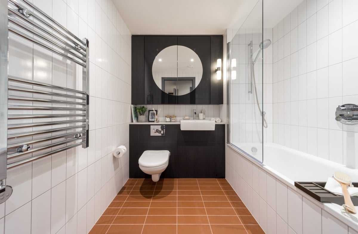 Flat Marshalls Walk in Greater London