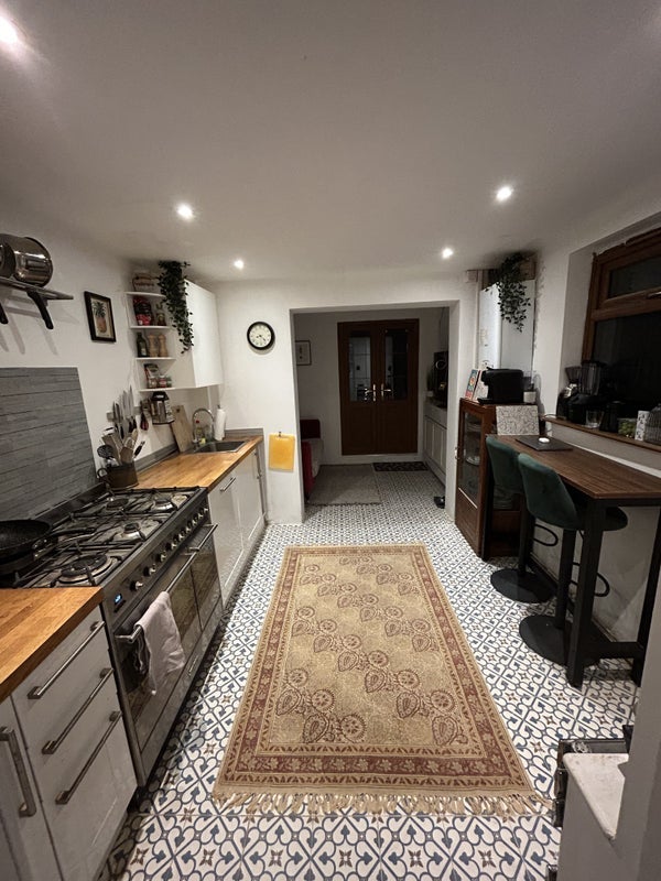 Room Charnwood Road in Greater London