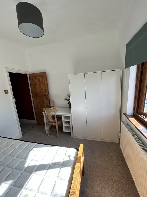 Room Charnwood Road in Greater London