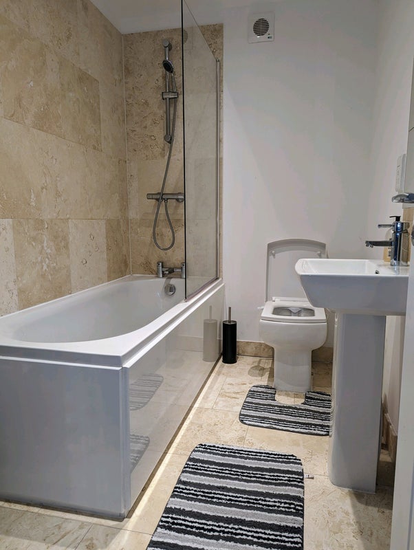 Room Marland Way in Trafford