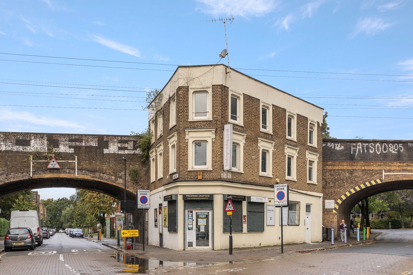 Flat Grafton Road in Greater London