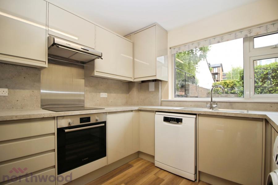 Flat Queens Road in High Wycombe