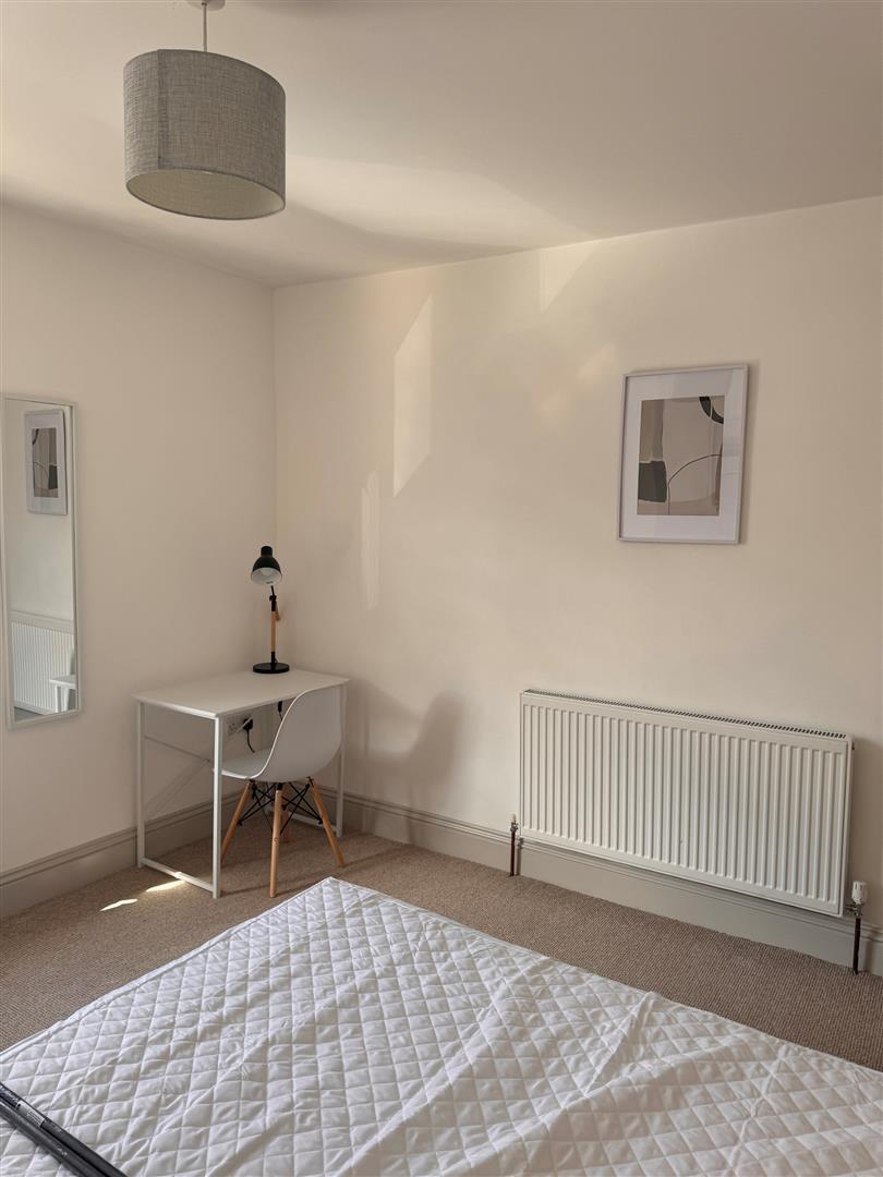Room Kedleston Road in Derby