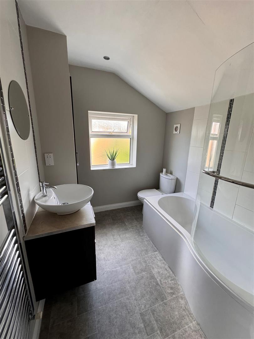 Room Kedleston Road in Derby