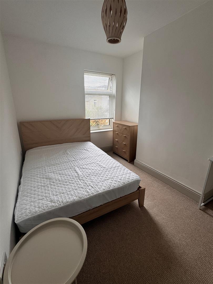 Room Kedleston Road in Derby