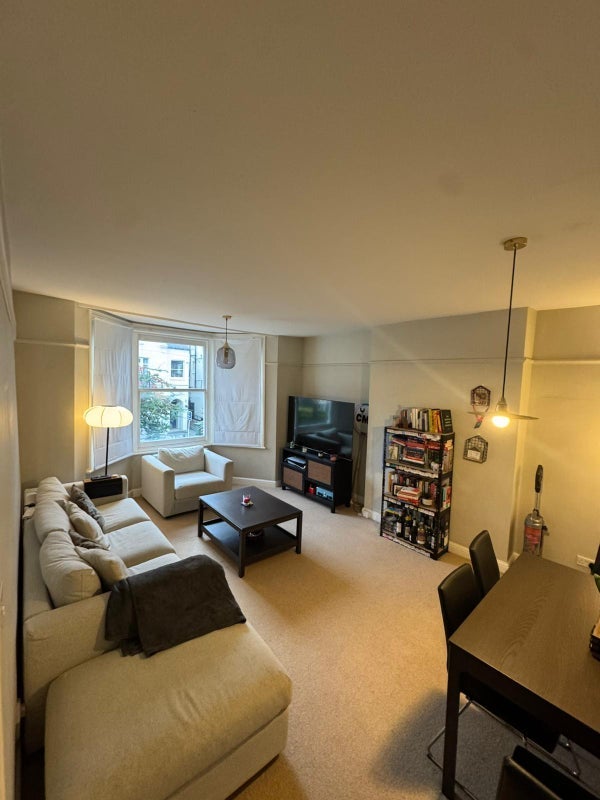 Room Romola Road in Greater London
