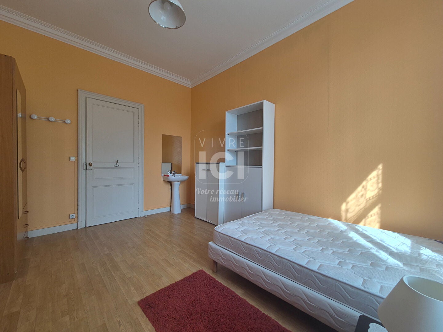 Room Rue du Loupinot in Sainte-Gemmes-sur-Loire