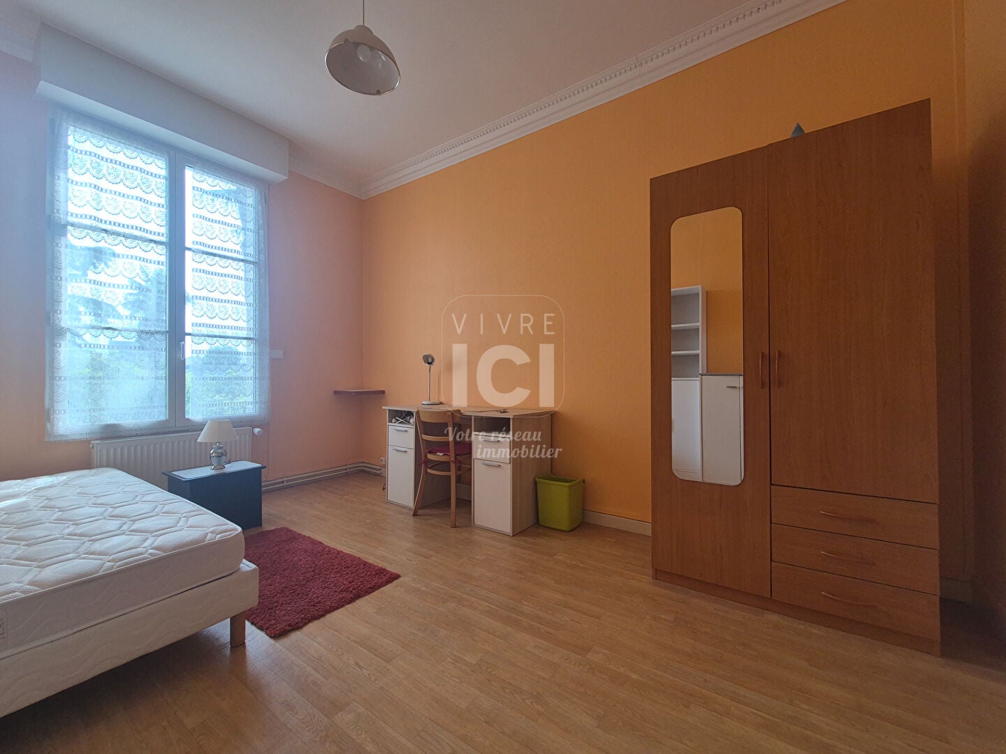 Room Rue du Loupinot in Sainte-Gemmes-sur-Loire