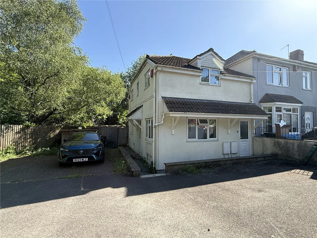 Flat Ridgeway Road in Bristol