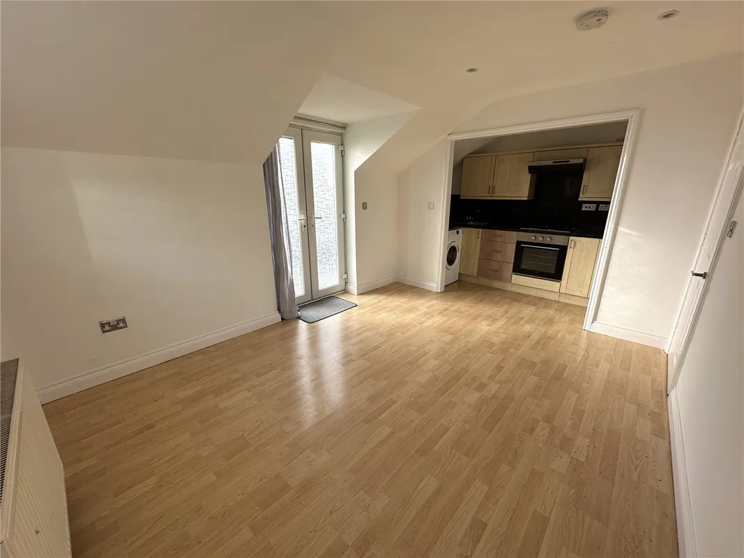 Flat Ridgeway Road in Bristol