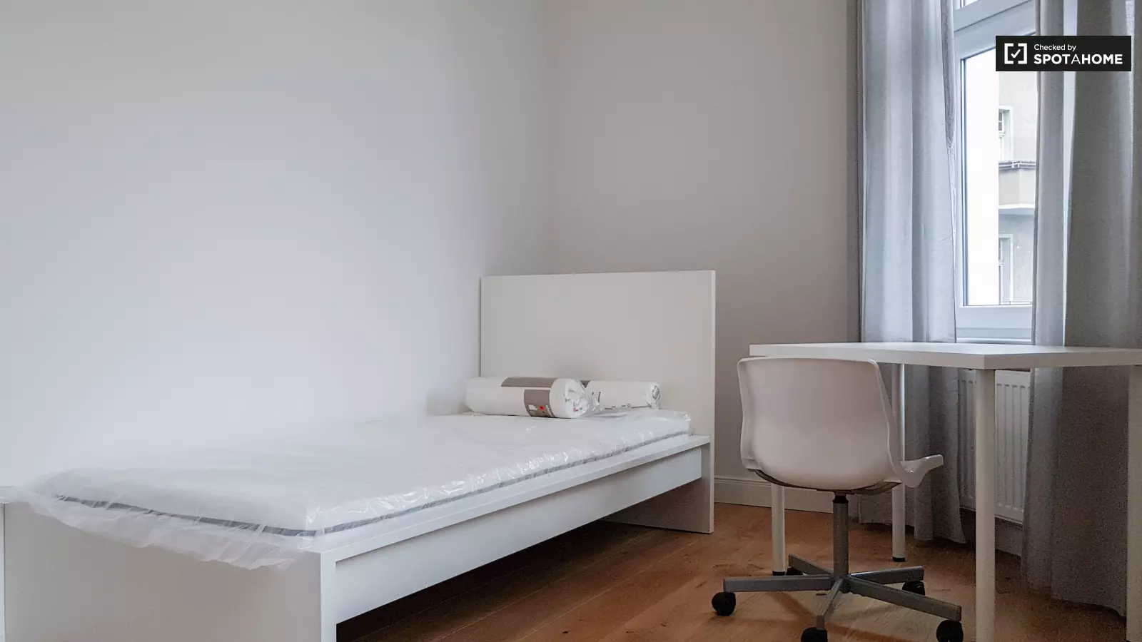 Wohnung Leibnizstraße in Berlin