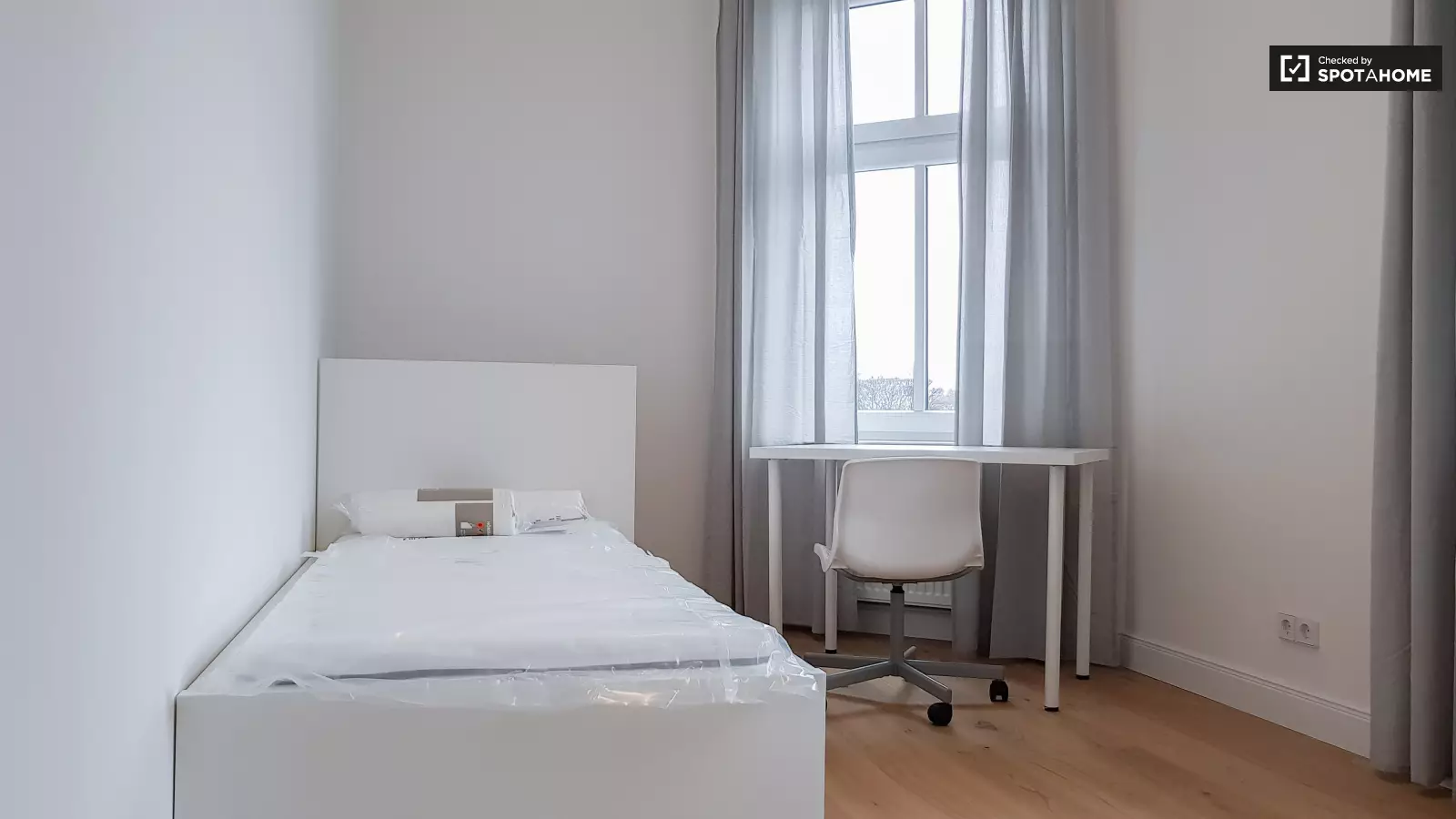 Wohnung Leibnizstraße in Berlin