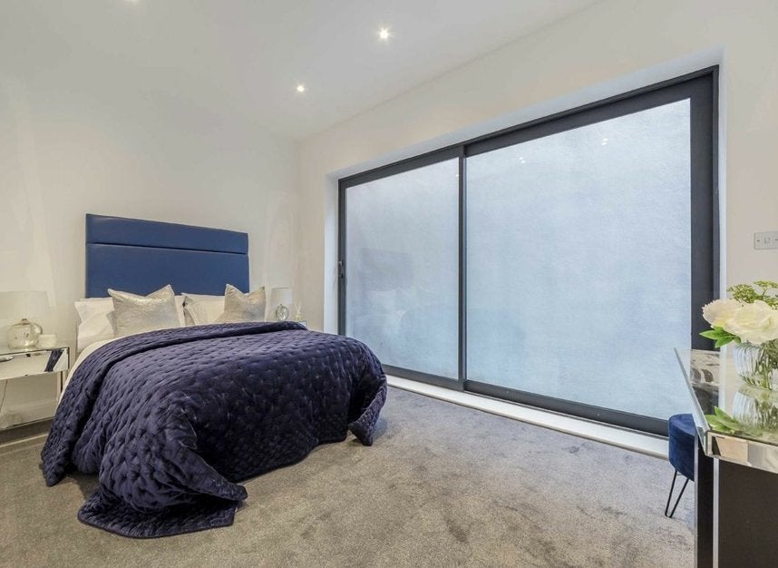 Flat Gunnersbury Avenue in Greater London