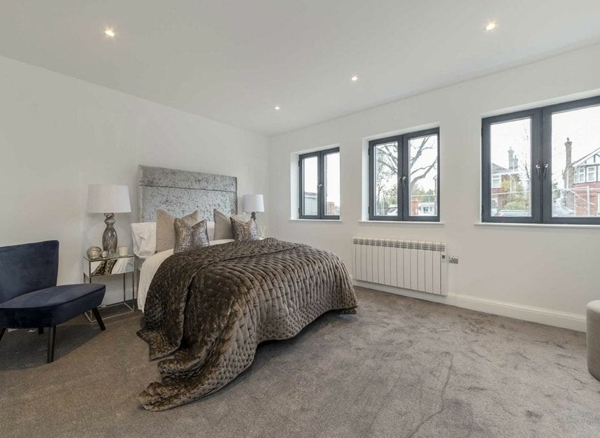 Flat Gunnersbury Avenue in Greater London