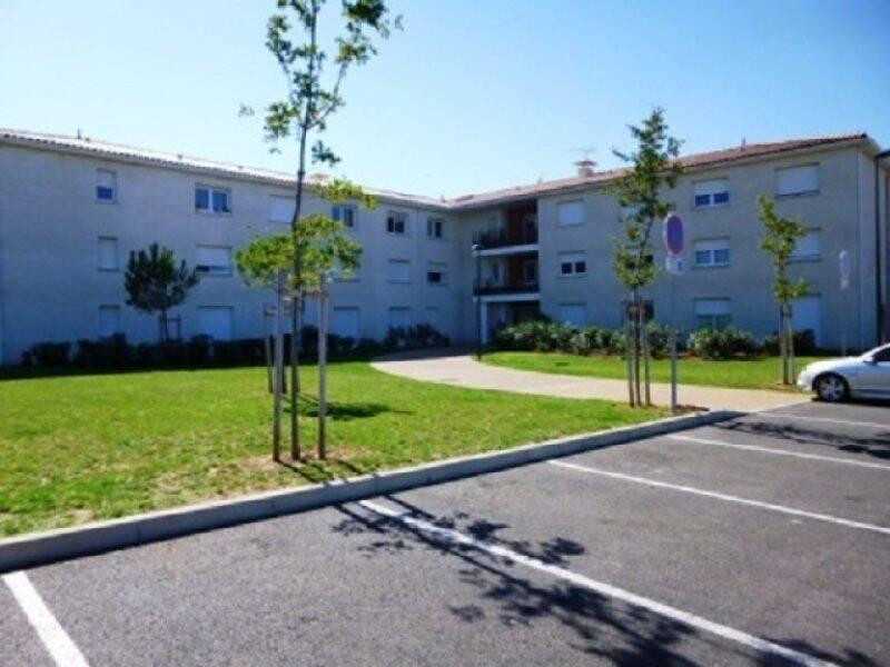 Flat Avenue Yves Cazaux in Rodilhan