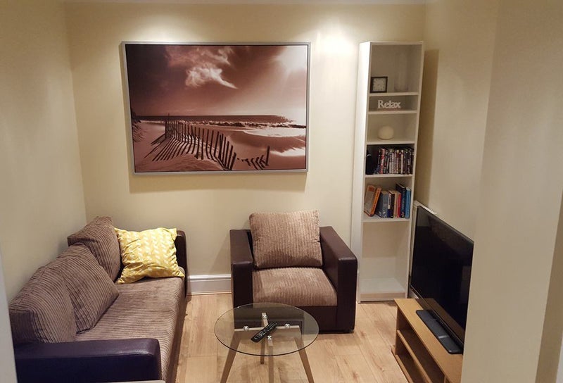 Room Shuttleworth Road in Greater London