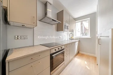 Flat Palace Road in Greater London