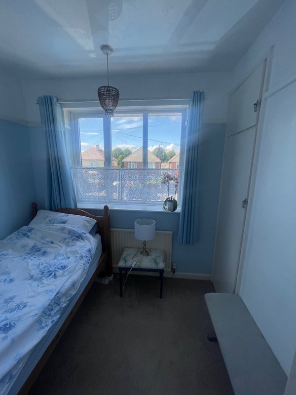 Room Seafield Road in Bournemouth