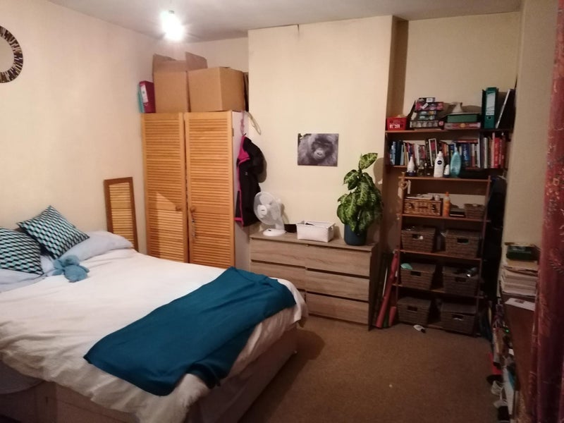 Room Putney Bridge Road in Greater London